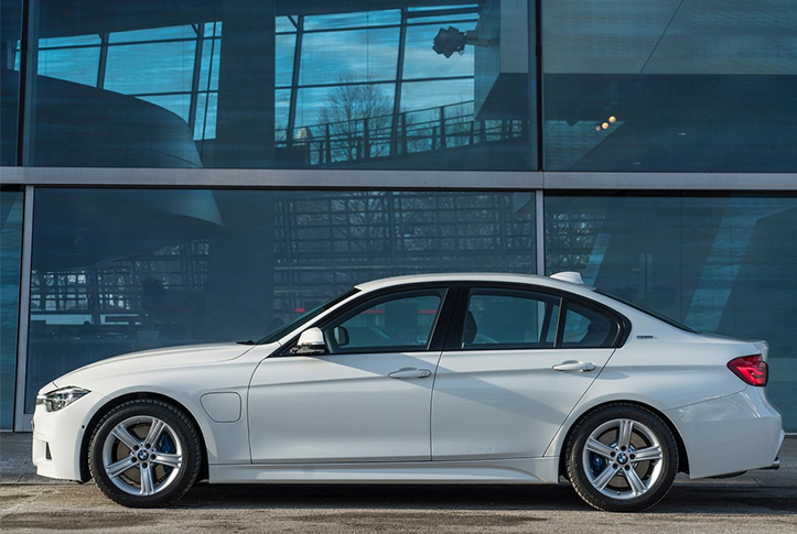 BMW 330e